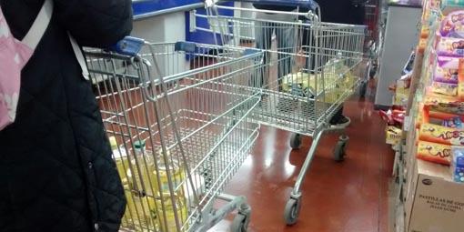 La imagen del día: ante los rumores de suba, los sanjuaninos arrasan con el aceite La imagen del día: ante los rumores de suba, los sanjuaninos arrasan con el aceite