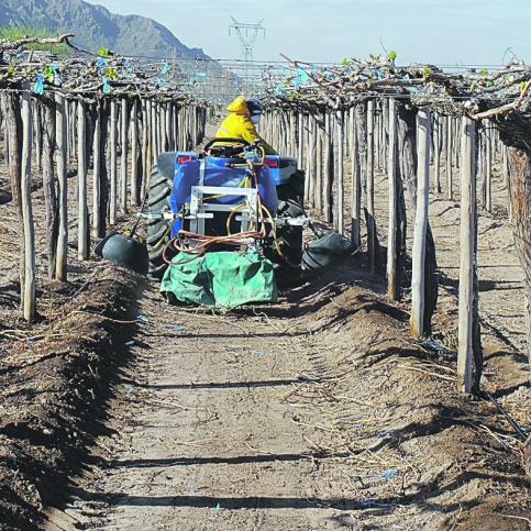 Uso correcto de un tractor e implementos en forma grupal Uso correcto de un tractor e implementos en forma grupal