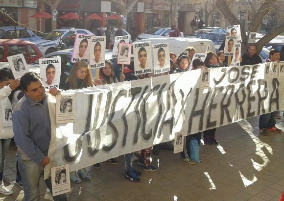 Piden justicia por José Herrera Piden justicia por José Herrera