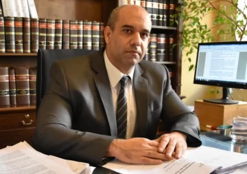 Un expolicía, denunciado por haber abusado de un joven Un expolicía, denunciado por haber abusado de un joven