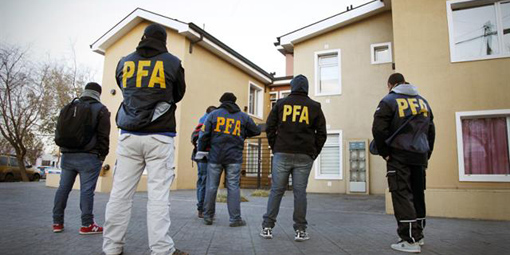 Afirman que hallaron documentos que confirman el vínculo entre los Kirchner y Báez Afirman que hallaron documentos que confirman el vínculo entre los Kirchner y Báez