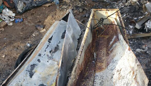 Revuelo por el hallazgo de dos ataúdes en un descampado Revuelo por el hallazgo de dos ataúdes en un descampado