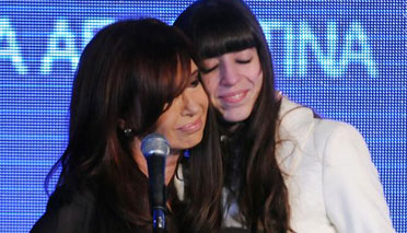 Florencia Kirchner, tajante: pidió que “inmediatamente” abran sus cajas de seguridad Florencia Kirchner, tajante: pidió que “inmediatamente” abran sus cajas de seguridad