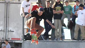 Música, jóvenes y deporte extremo en la inauguración del skate park