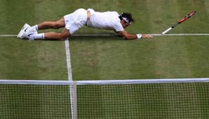 La terrible caída de Federer La terrible caída de Federer