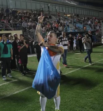 Murga, circo y magia en una tarde solidaria Murga, circo y magia en una tarde solidaria