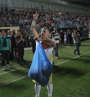 Murga, circo y magia en una tarde solidaria Murga, circo y magia en una tarde solidaria