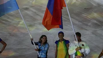 La Peque Pareto, abanderada argentina en la ceremonia La Peque Pareto, abanderada argentina en la ceremonia
