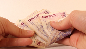 Se volvió a desplomar el consumo y ya acumula seis meses en rojo Se volvió a desplomar el consumo y ya acumula seis meses en rojo