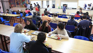 Dieron marcha atrás y el comedor de la UNSJ cocinará para los alumnos los sábados Dieron marcha atrás y el comedor de la UNSJ cocinará para los alumnos los sábados