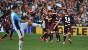 Lanús derrotó a Racing y se quedó con la Copa Bicentenario Lanús derrotó a Racing y se quedó con la Copa Bicentenario