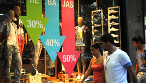 Las ventas minoristas cayeron 8,1% en julio Las ventas minoristas cayeron 8,1% en julio