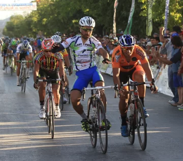 Pedaleando escribieron una rica historia Pedaleando escribieron una rica historia