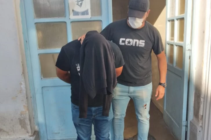 Cae uno por robar un celular