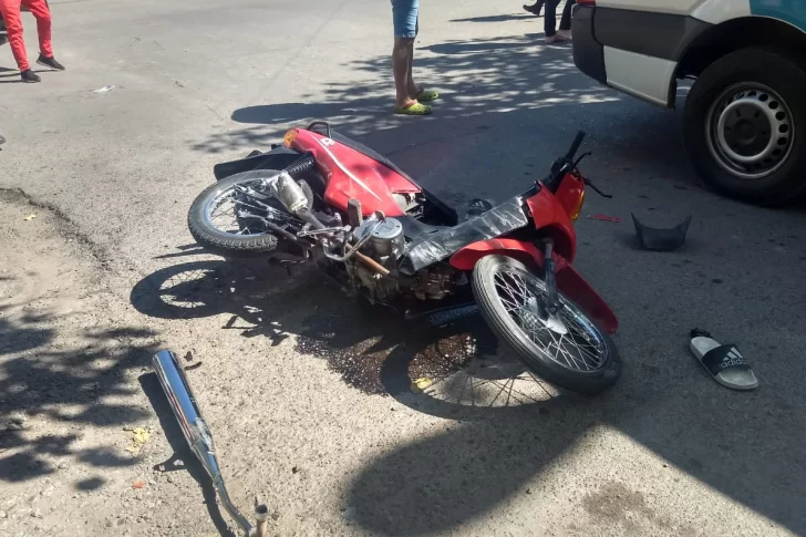 Dos niños graves por un choque