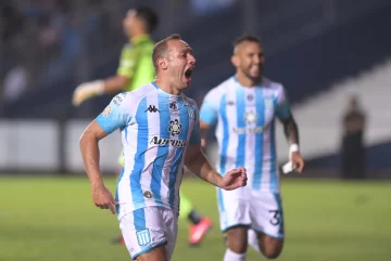 Con nueve jugadores, Racing le ganó a Independiente en el clásico de Avellaneda Con nueve jugadores, Racing le ganó a Independiente en el clásico de Avellaneda