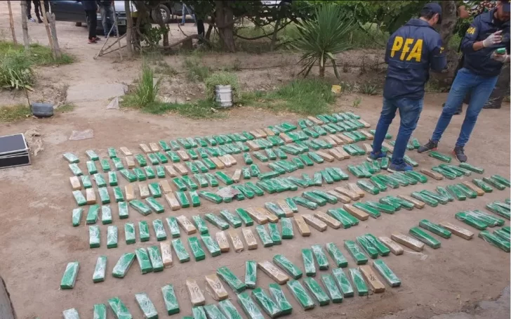 Expolicía capo de banda narco, procesado también por violar a una niña de 14 años Expolicía capo de banda narco, procesado también por violar a una niña de 14 años