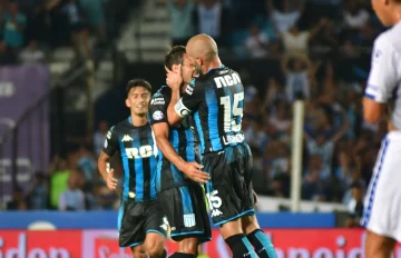 Racing goleó al Tomba y volvió a la punta con Defensa Racing goleó al Tomba y volvió a la punta con Defensa