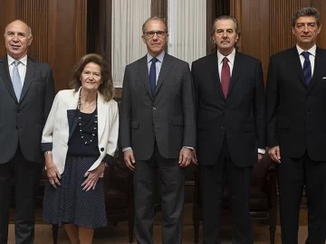 Los jueces de la Corte Suprema redujeron su sueldo un 25% por el coronavirus
