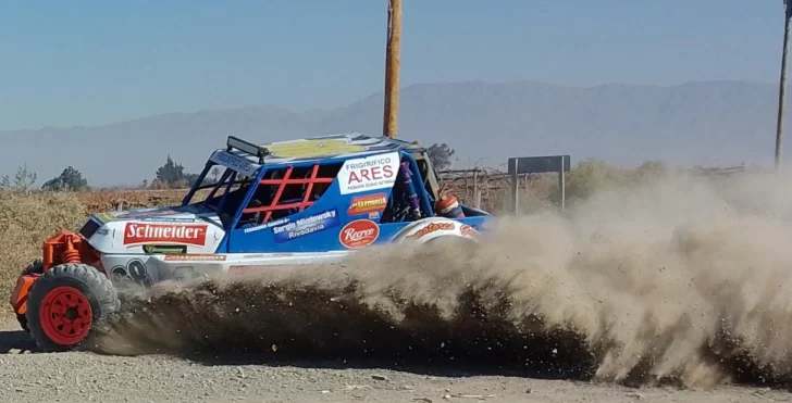 Cien autos tronaron en 9 de Julio