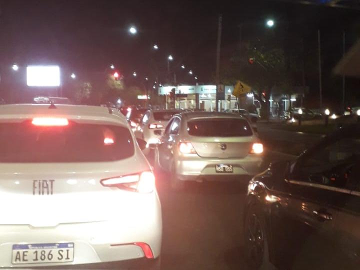 Docentes salieron a protestar por la presencialidad cuidada voluntaria Docentes salieron a protestar por la presencialidad cuidada voluntaria