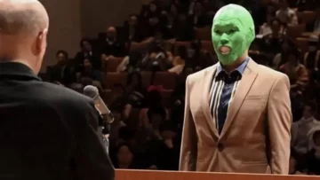 La curiosa razón por la que una Universidad permite que sus alumnos se gradúen disfrazados La curiosa razón por la que una Universidad permite que sus alumnos se gradúen disfrazados