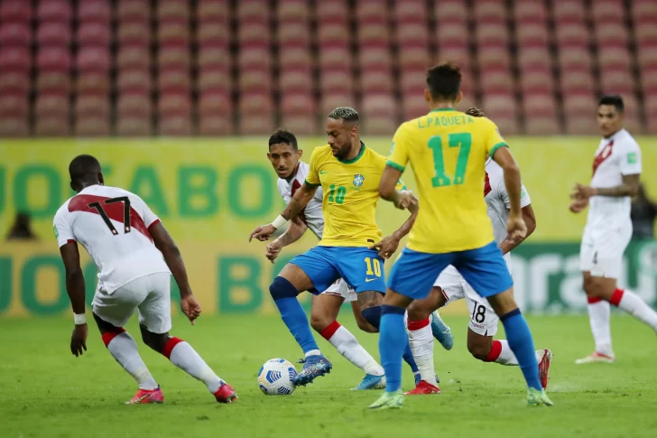 Brasil sigue su marcha perfecta y ahora venció a Perú por 2 a 0