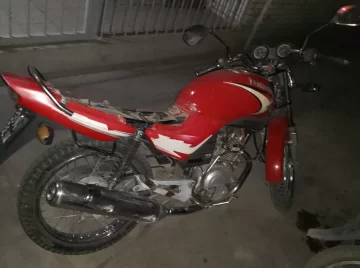 Volvía en moto de una reunión y en una lomada sufrió una caída mortal Volvía en moto de una reunión y en una lomada sufrió una caída mortal