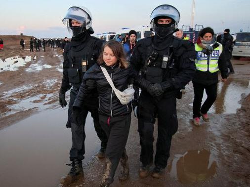 Detienen a la niña activista