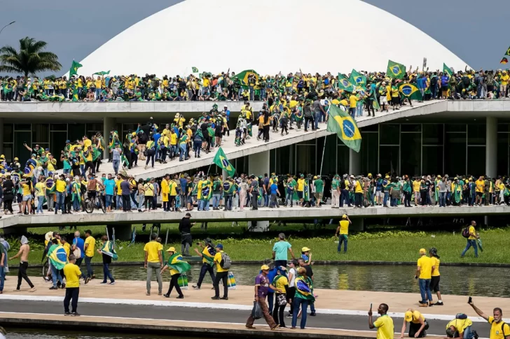 Solo a una semana de su asunción, el gobierno de Lula estuvo en peligro