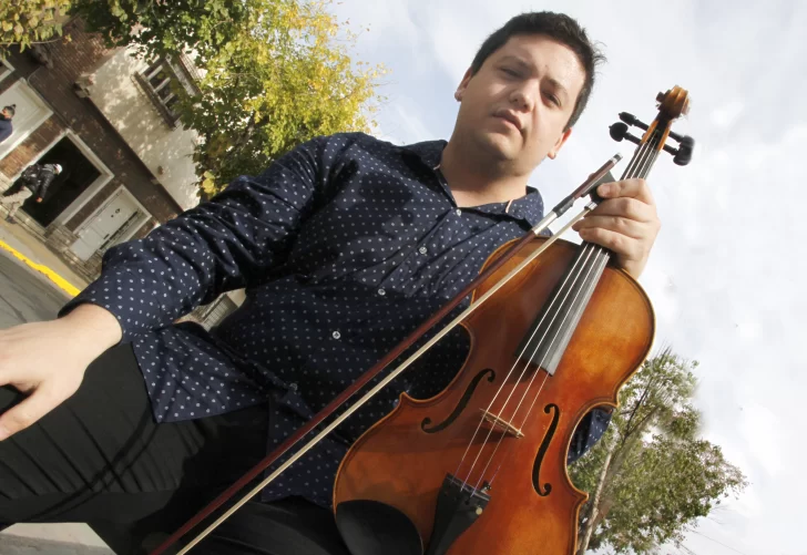 Con el título de Indiana Con el título de Indiana