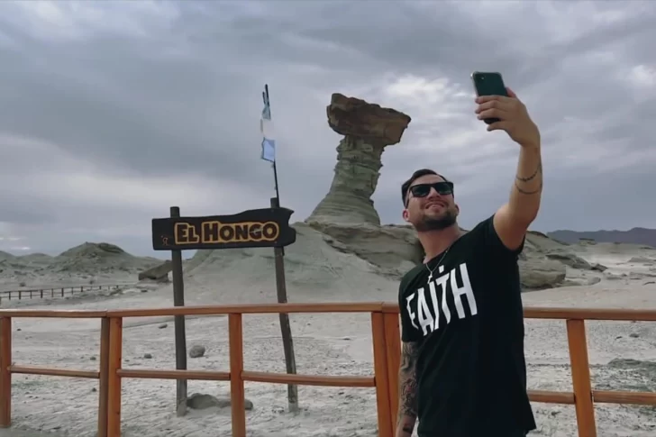 Omega le canta a San Juan