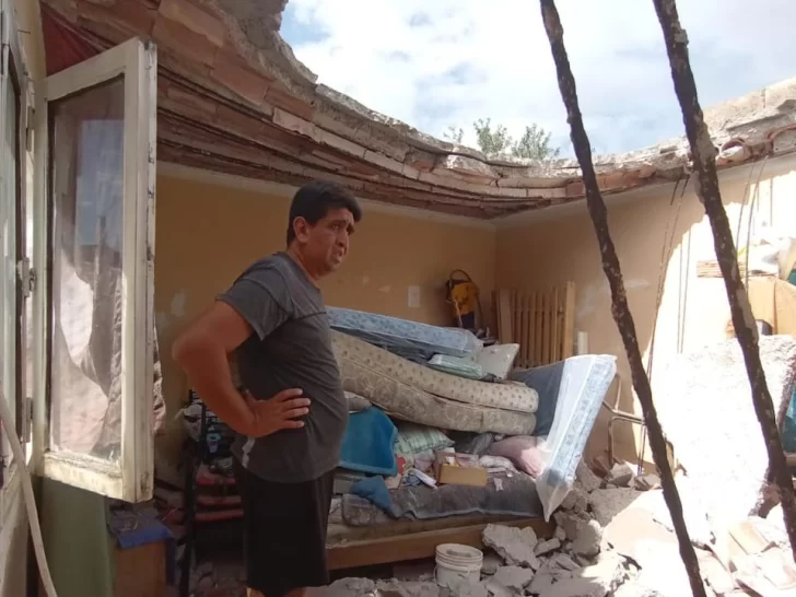 Se les cayó el techo y quedaron a la intemperie: no hubo heridos pero sí serios daños Se les cayó el techo y quedaron a la intemperie: no hubo heridos pero sí serios daños