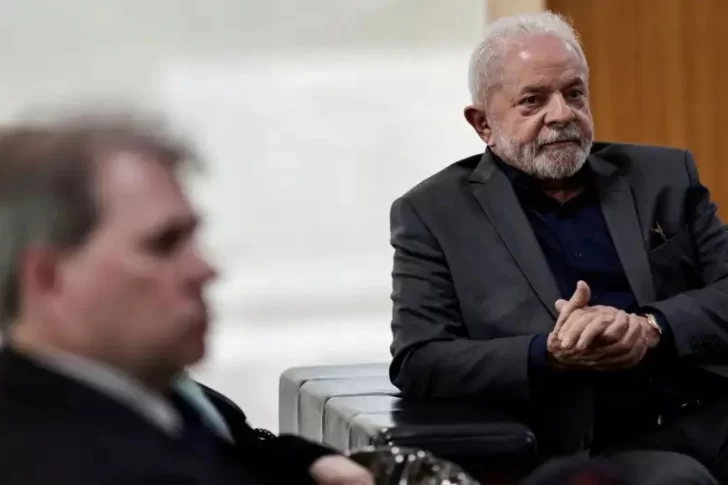 Lula da Silva echó a 43 militares de la residencia presidencial
