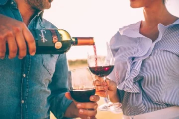 Un estudio afirma que tomar vino ayuda a prevenir el desgaste cognitivo Un estudio afirma que tomar vino ayuda a prevenir el desgaste cognitivo