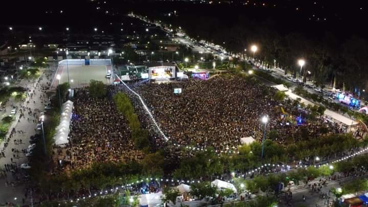 El Chaqueño Palavecino y La Barra convocaron a una multitud en Albardón El Chaqueño Palavecino y La Barra convocaron a una multitud en Albardón