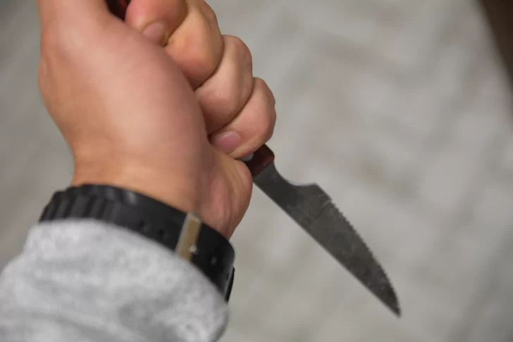 Detuvieron en Rivadavia a un sujeto que acuchilló a su propio hermano Detuvieron en Rivadavia a un sujeto que acuchilló a su propio hermano