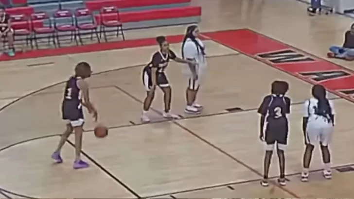 Una profesora se hizo pasar por una alumna para ganar un partido Una profesora se hizo pasar por una alumna para ganar un partido