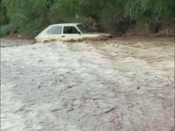 La bajada de creciente obligó a evacuar a 8 familias en Barreal La bajada de creciente obligó a evacuar a 8 familias en Barreal