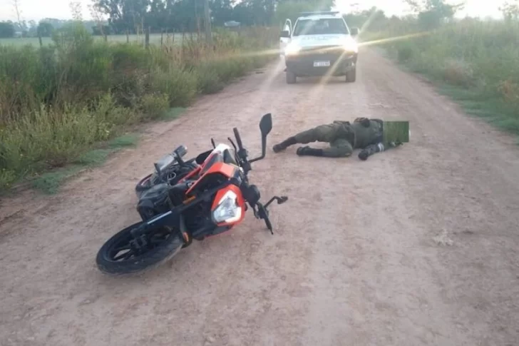 Asesinan a un gendarme de un tiro en la espalda para robarle la moto