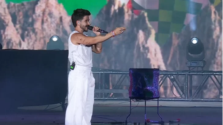 Con su frescura, Camilo cosechó una ovación de principio a fin en otra noche multitudinaria Con su frescura, Camilo cosechó una ovación de principio a fin en otra noche multitudinaria