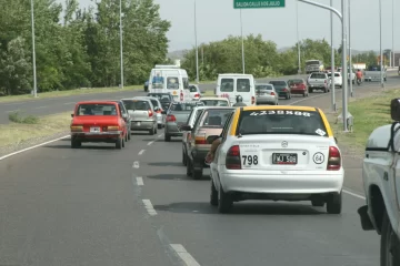Choque múltiple en avenida de Circunvalación: dos camiones involucrados pero sin heridos Choque múltiple en avenida de Circunvalación: dos camiones involucrados pero sin heridos