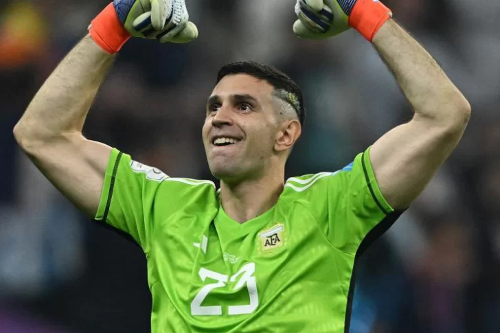 “Dibu” Martínez, en la terna finalista