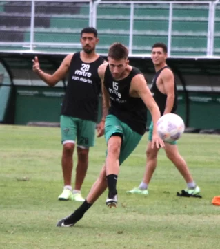 Por los tres puntos en un clásico Por los tres puntos en un clásico