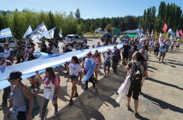 Arrancó la marcha que desafía el poder del magnate Joe Lewis
