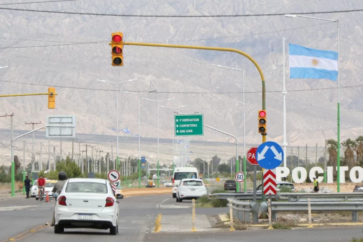 Los semáforos en la Ruta 40 funcionarán sincronizados para agilizar la circulación
