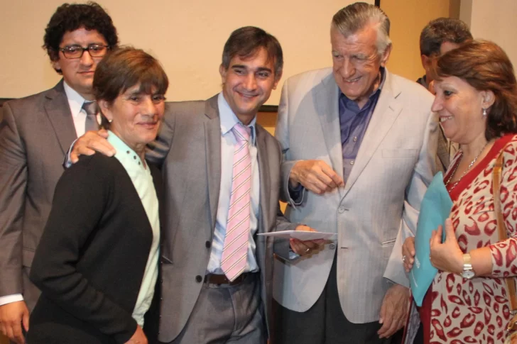 Aranda amaga con aliarse con Gioja y hasta ir por fuera del frente de Uñac