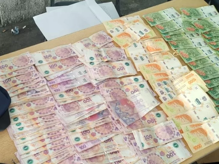 Menores le arrebataron a una mujer una mochila con casi $60.000 Menores le arrebataron a una mujer una mochila con casi $60.000