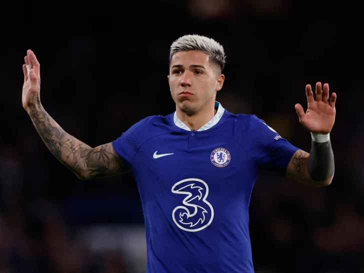 Enzo Fernández jugó de titular y tuvo un buen debut en el empate del Chelsea Enzo Fernández jugó de titular y tuvo un buen debut en el empate del Chelsea