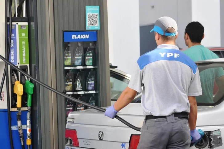 Ahora, YPF subió 4% sus combustibles